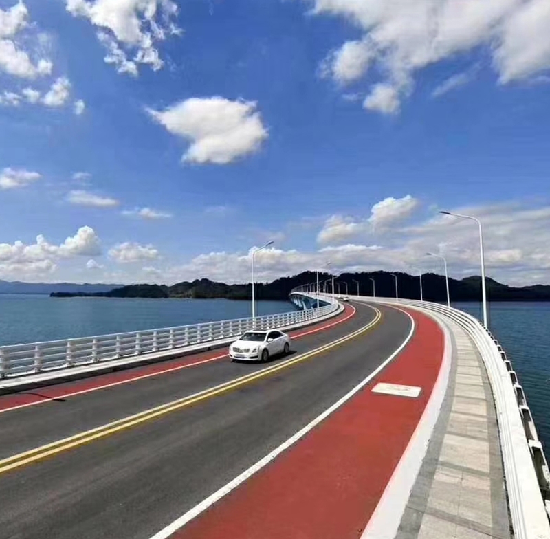 路面改色